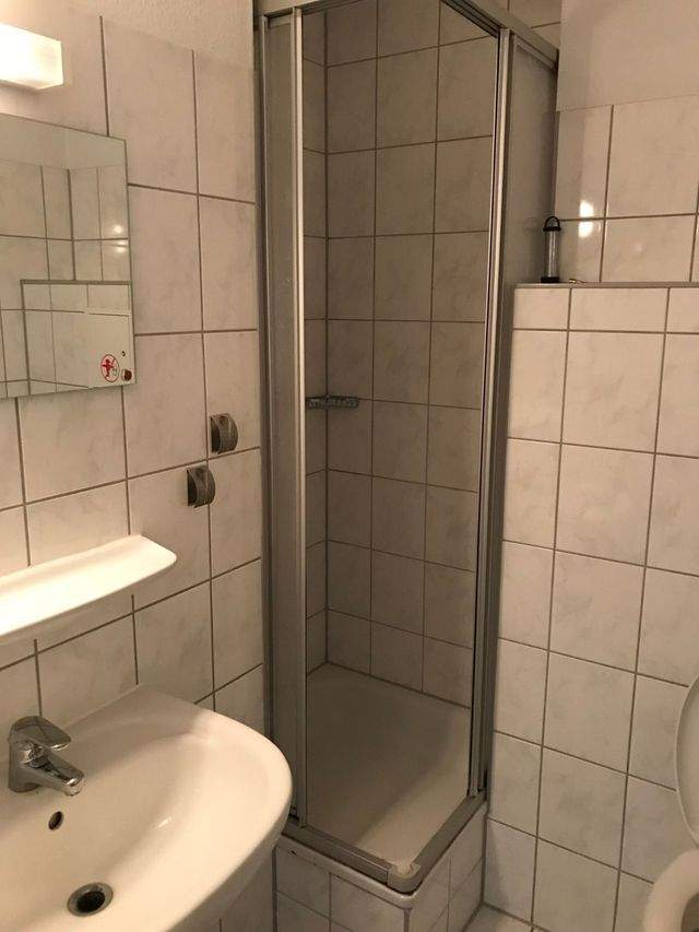 praktische Einraumwohnung Zetrumsnähe - Photo 4