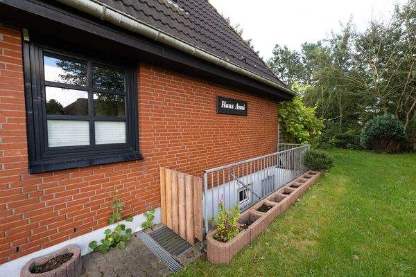 Ansicht West mit Kellerzugang