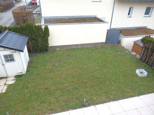 Blick auf die Rasenfläche