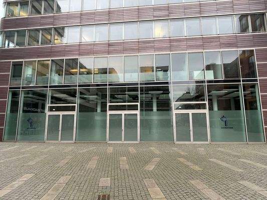 Sehr große Fensterfront