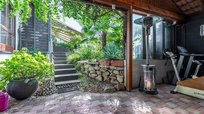 Überdachter Freizeitbereich