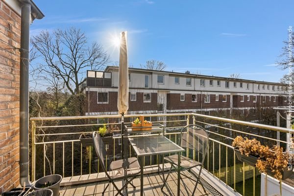 ... mit Balkon (2,93m²)