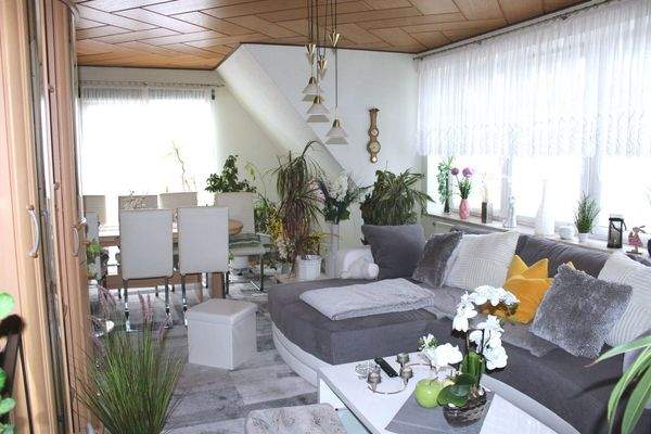 Wohnzimmer mit Essbereich Wohneinheit 2