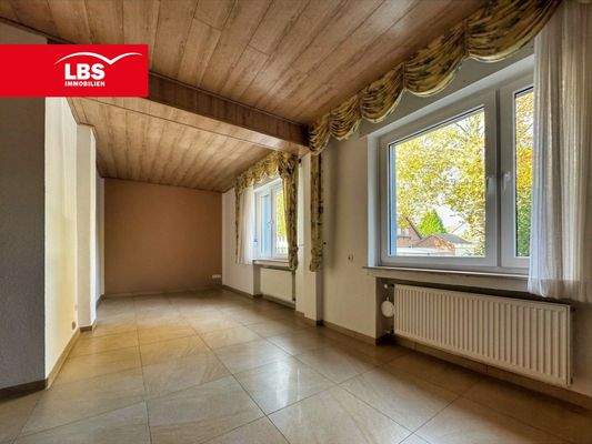 Wohnzimmer und Esszimmer