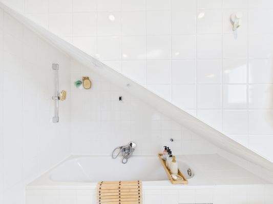 Badezimmer mit Badewanne