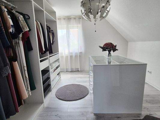 Kinderzimmer II DG, derzeit als Ankleide genutzt