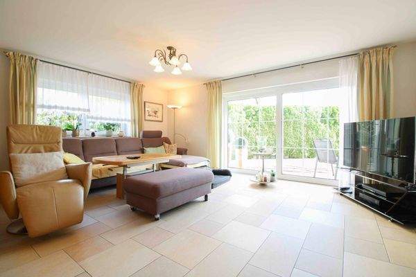 Wohnzimmer mit Terrasse