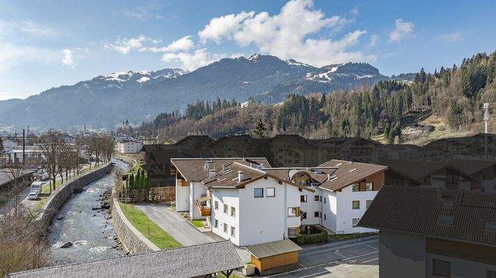 KITZIMMO-exklusive Dachgeschosswohnung kaufen - Immobilien Kitzbühel.