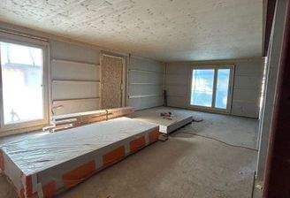 massive Sichtholzdecke - Holz-Alufenster