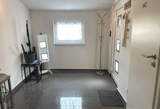 Hauptwohnung: Eingangsbereich - OG