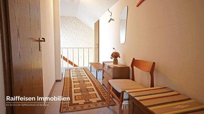 RAIBA IMMO - Wohnen am Sonnenhang 1 - Flur OG 2