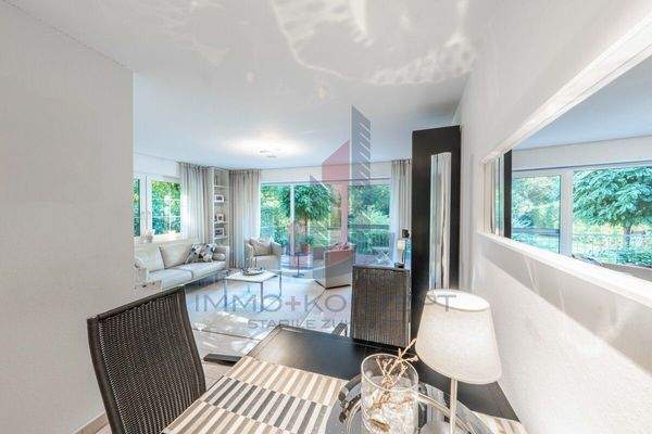 mit angrenzendem Essbereich