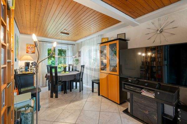 Essdiele Haushälfte 1