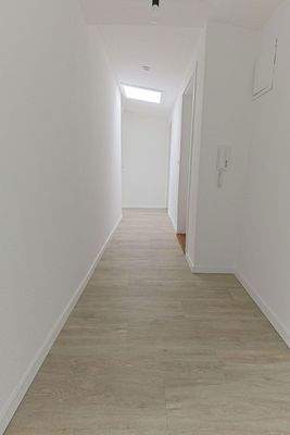 Blick vom Wohnzimmer i.d. Flur