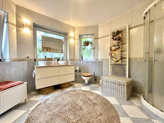 Tageslichtbad im Obergeschoss