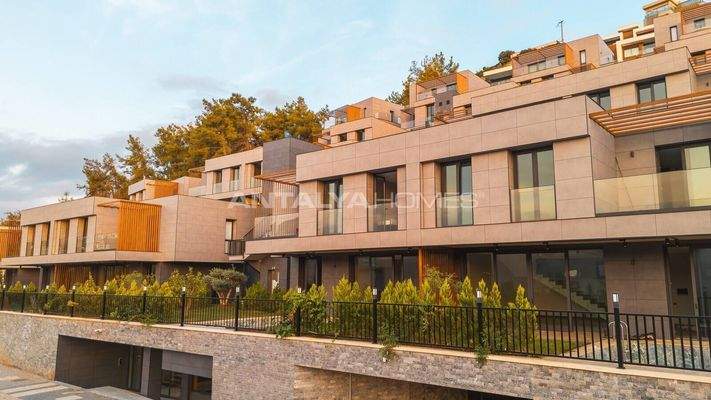 Luxe Detached Houses Within Walking Distance of the Sea in Alanya