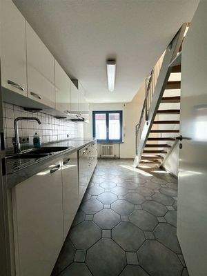 Küche / Treppe ins die 2. Ebene