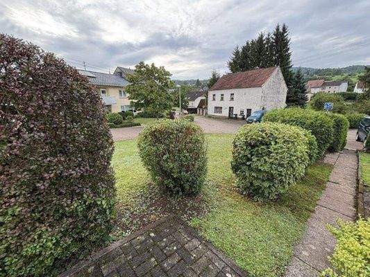 ... mit Blick in den Garten