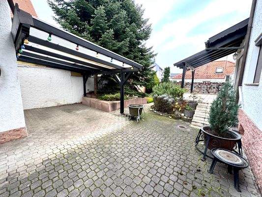 AK2 Hoffläche mit Überdachung.jpeg