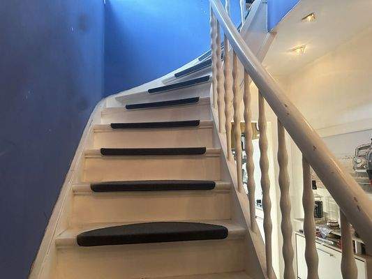 Treppe ins Obergeschoss