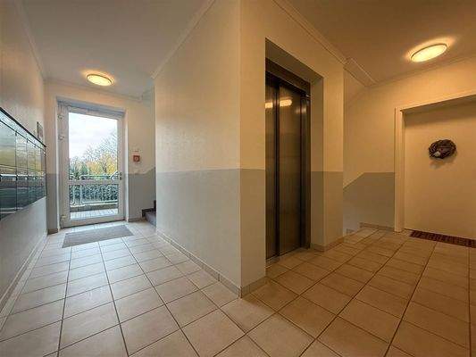 Treppenhaus u. Aufzug Haus Nr. 1 (Haus D)