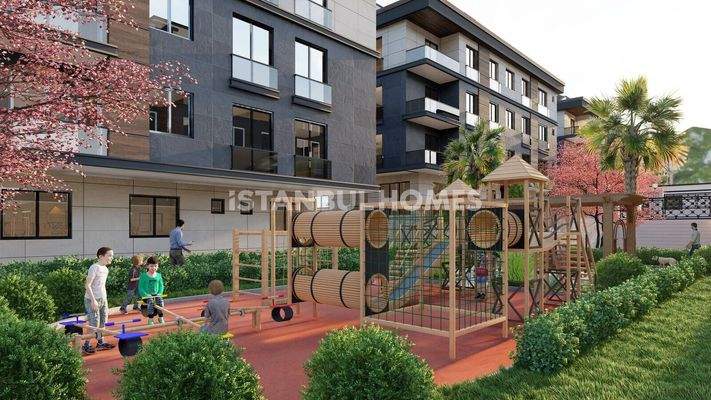Luxury Flats with Pool, Gym and Parking in Beylikdüzü