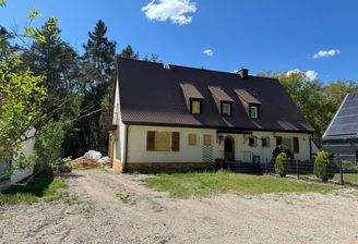 Frontansicht Ostseite / Straße