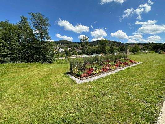 Zu Fuß wenige Meter ins Grün