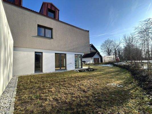 Grundstück seitlich