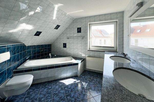 Badezimmer 1.OG