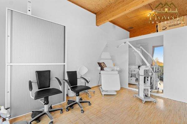 Büro: Kosmetikbereich Ansicht 2