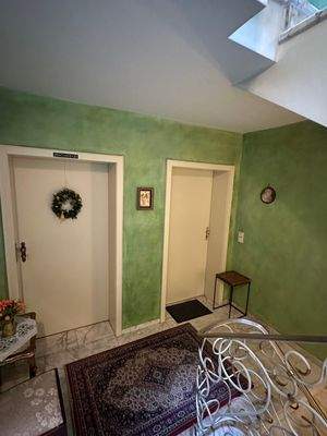 Eingang Mietwohnungen li und re