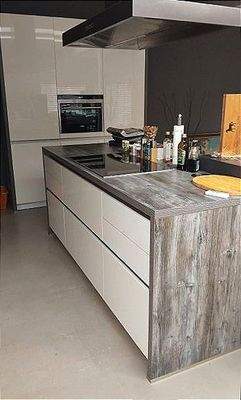 offene Küche mit EBK-Block.jpg