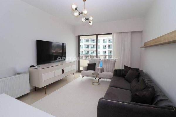 Apartment in a Project with Rich Amenities in Mezitli Mersin
