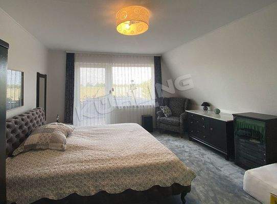 Zimmer II mit Zugang zum Balkon