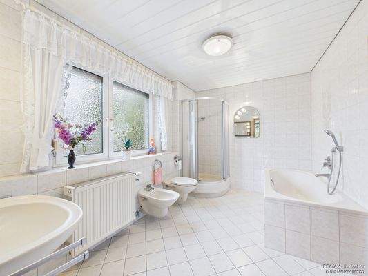 Bad 1. OG Hauptgebäude