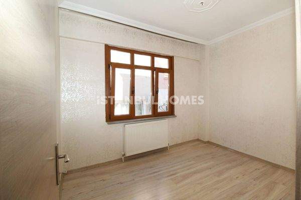 Key-Ready Apartment Near the Public Transport in Fatih