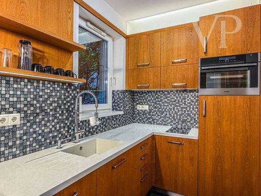 5553B71C-074B-4746-A0F1-4A5E71685700