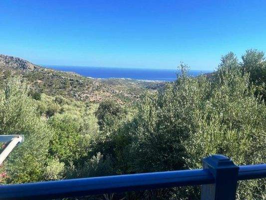 Südostkreta, Stavrochori: Schönes Steinhaus mit Berg- und Meerblick zu verkaufen
