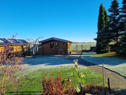 Gartenhaus mit Balkonkraftwerk