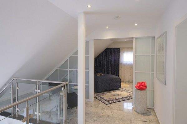 Zugang zu Galerieraum