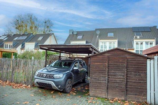 Carport und Gartenhaus