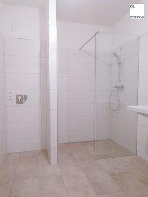 Dusche & Waschmaschinenanschluss