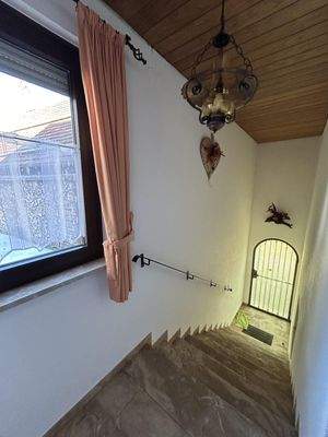 Treppenaufgang ins EG