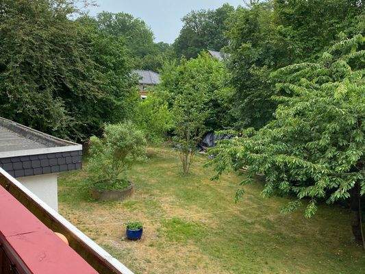 Grundstück  hinten von Loggia