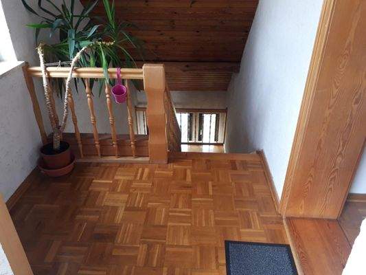 Flur Treppenaufgang oben.jpg