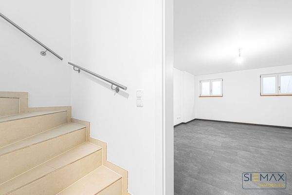 Treppe in das Kellergeschoss 