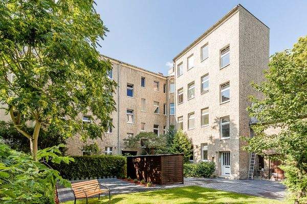 Rück- und Hofansicht 1