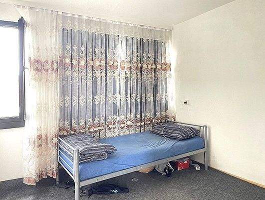 Arbeits- oder Kinderzimmer