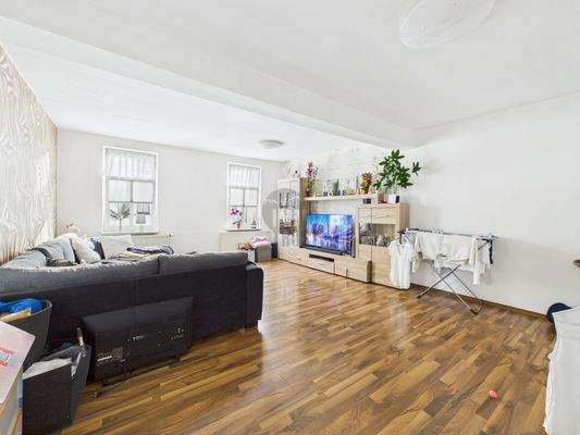 Wohnung_Vorderhaus_2.OG.L